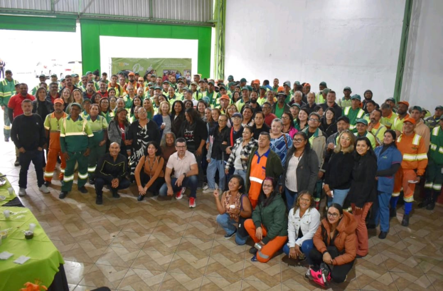 Atividades comemorativas do Dia do Gari celebram profissionais da limpeza urbana em Santo André